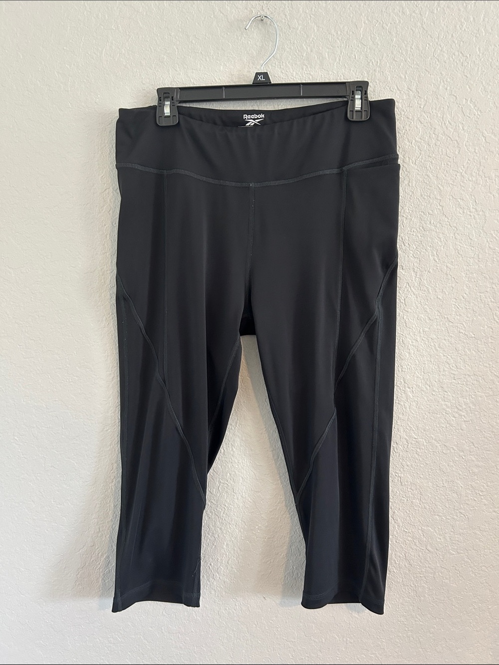 Reebok Women's Black Cropped Athletic Capris
